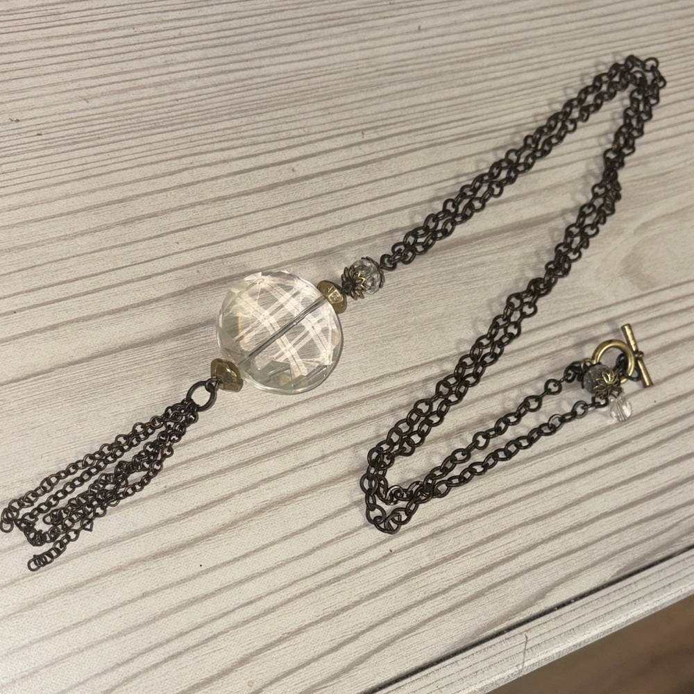 Elegant Crystal Pendant Necklace